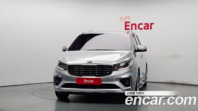 Kia Carnival 9-Seater Prstige 2019 — фото 3