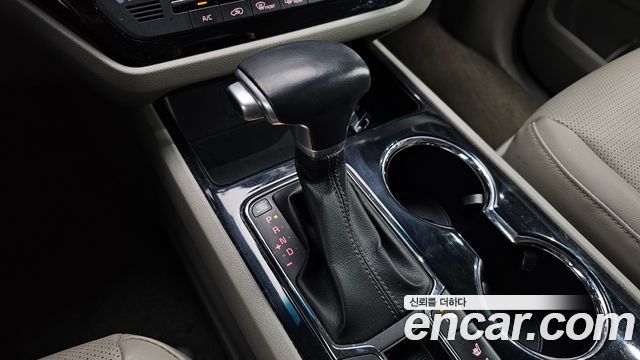 Kia Carnival 9-Seater Prstige 2019 — фото 9