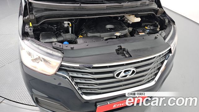 Hyundai Grand Starex Van 5-Seater Modern 2021 — фото 6