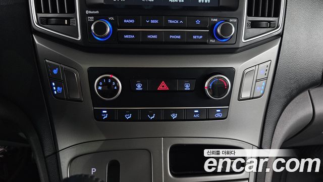 Hyundai Grand Starex Van 5-Seater Modern 2021 — фото 17
