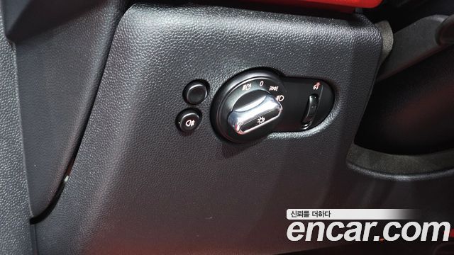 MINI Cooper S Convertible JCW 3rd 2020 — фото 14