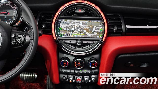 MINI Cooper S Convertible JCW 3rd 2020 — фото 15