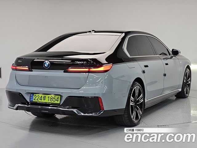 BMW 7 Series (G70) 750e xDrive M Sport 2023 — фото 3