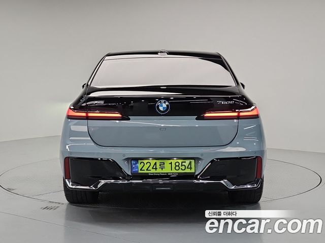 BMW 7 Series (G70) 750e xDrive M Sport 2023 — фото 4