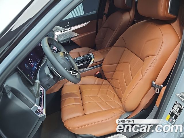 BMW 7 Series (G70) 750e xDrive M Sport 2023 — фото 10