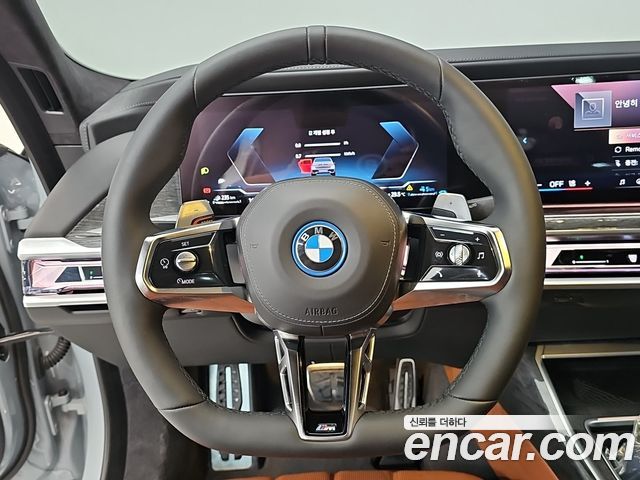 BMW 7 Series (G70) 750e xDrive M Sport 2023 — фото 16
