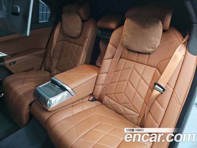 BMW 7 Series (G70) 750e xDrive M Sport 2023 — фото 24