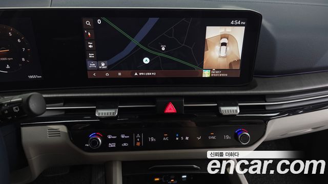 Kia Sportage (V) Gasoline 1.6 Turbo 2WD Signature 2025 — фото 14