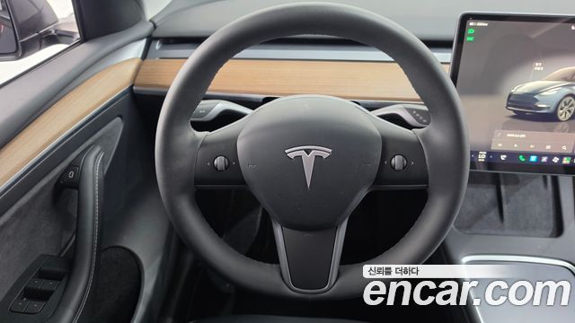 Tesla Model Y Long Range AWD 2024 — фото 14