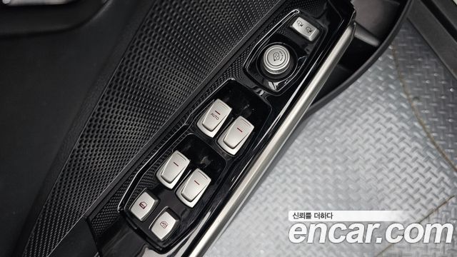 KG Mobility (SsangYong) Tivoli LX 2WD HI-DLX 2016 — фото 12