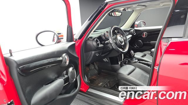 MINI Cooper 5Door HIGH 3rd 2020 — фото 10