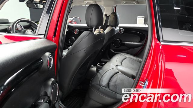MINI Cooper 5Door HIGH 3rd 2020 — фото 11