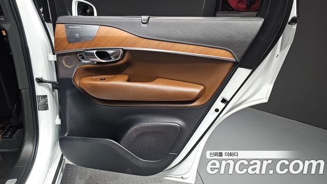 Volvo XC90 (II) T8 Inscription Hybird 2019 — фото 25