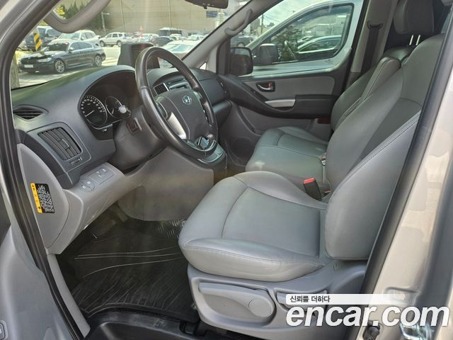 Hyundai Grand Starex Van 3-Seater Smart 2021 — фото 10
