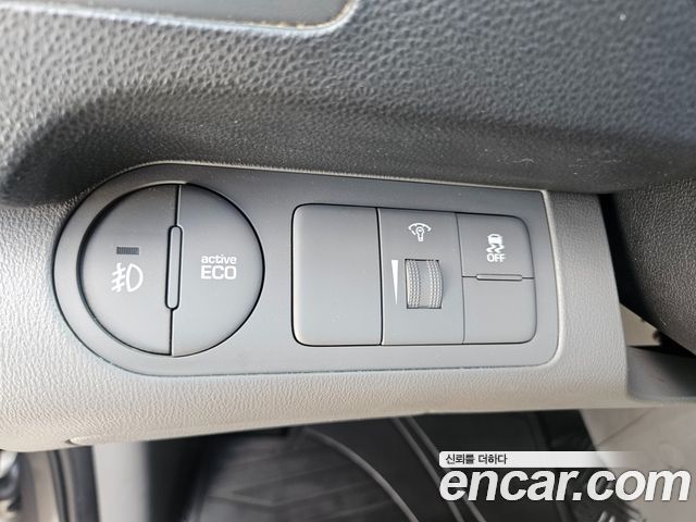 Hyundai Grand Starex Van 3-Seater Smart 2021 — фото 17