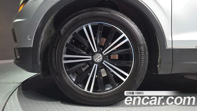 Volkswagen Tiguan (II) 2.0 TDI Prestige 2020 — фото 5