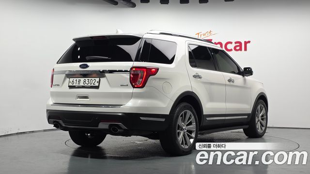 Ford Explorer 2.3 Limited 4WD 5th 2018 — фото 2
