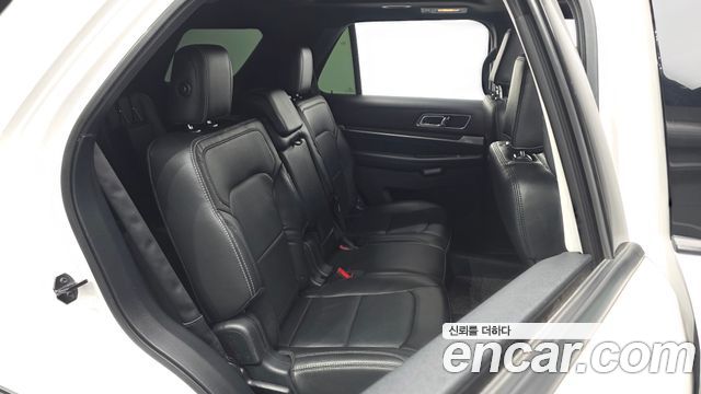 Ford Explorer 2.3 Limited 4WD 5th 2018 — фото 11