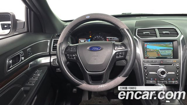 Ford Explorer 2.3 Limited 4WD 5th 2018 — фото 12