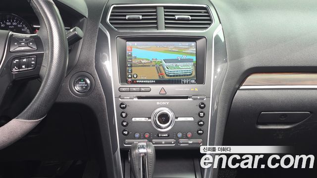 Ford Explorer 2.3 Limited 4WD 5th 2018 — фото 13