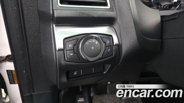 Ford Explorer 2.3 Limited 4WD 5th 2018 — фото 18