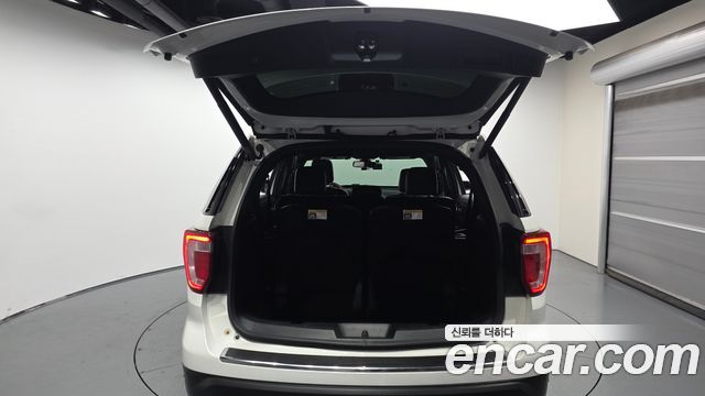 Ford Explorer 2.3 Limited 4WD 5th 2018 — фото 20