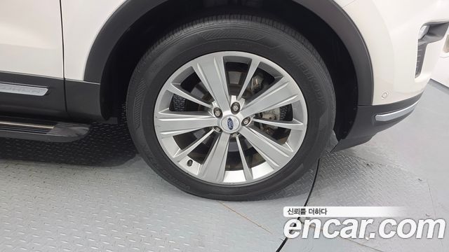 Ford Explorer 2.3 Limited 4WD 5th 2018 — фото 21