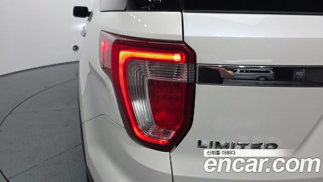 Ford Explorer 2.3 Limited 4WD 5th 2018 — фото 23