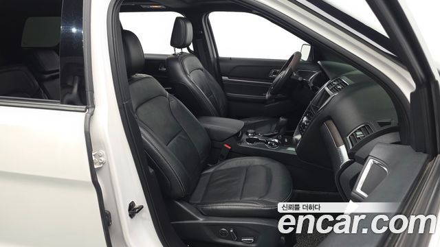 Ford Explorer 2.3 Limited 4WD 5th 2018 — фото 26