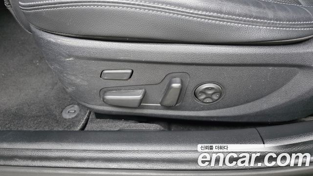 Hyundai Grandeur (IG) 3.0 Exclusive 2018 — фото 31