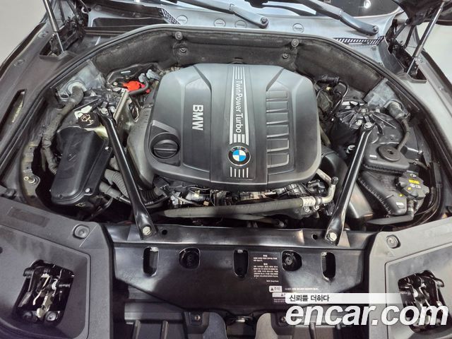 BMW 5 Series GT (F07) GT 30d xDrive 2017 — фото 6