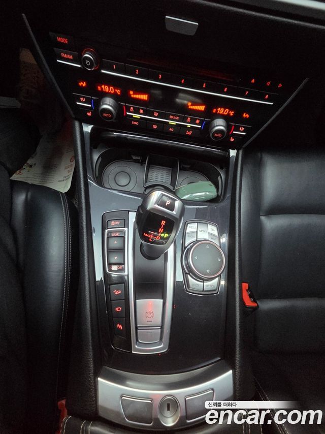 BMW 5 Series GT (F07) GT 30d xDrive 2017 — фото 9