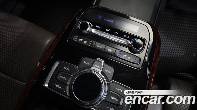 Genesis EQ900 3.8 GDI AWD Prestige 2016 — фото 18