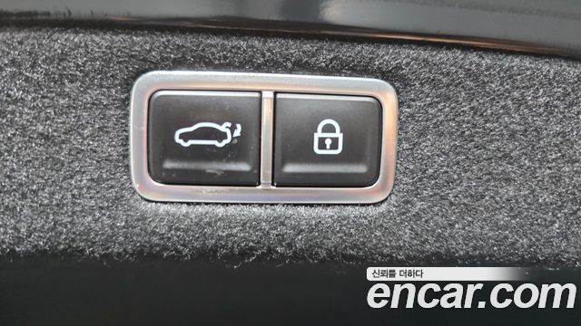 Hyundai Grandeur (GN7) 2,5 Gasoline 2WD Exclusive 2023 — фото 20