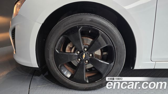 Chevrolet Cruze 5 1.8 LTZ+ The Perfect Black 2014 — фото 5