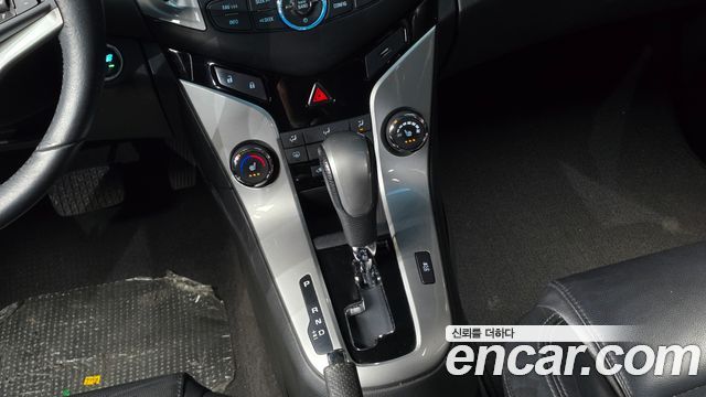 Chevrolet Cruze 5 1.8 LTZ+ The Perfect Black 2014 — фото 9