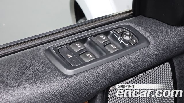 Land Rover Discovery 4 3.0 SDV6 SE 2016 — фото 20