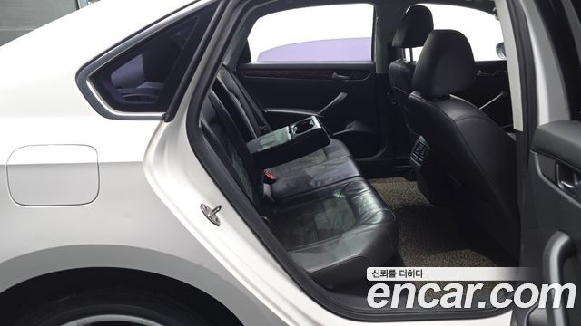 Volkswagen Passat 2.0 TDI B7 2013 — фото 12