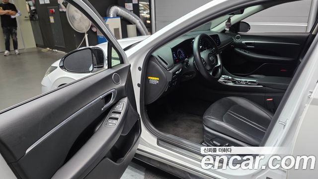 Hyundai Sonata (DN8) 1.6 Turbo Premium Family 2020 — фото 10