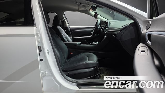 Hyundai Sonata (DN8) 1.6 Turbo Premium Family 2020 — фото 11