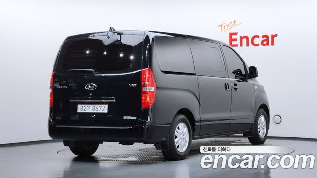 Hyundai Grand Starex Van 5-Seater Modern 2021 — фото 2