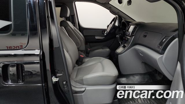 Hyundai Grand Starex Van 5-Seater Modern 2021 — фото 11