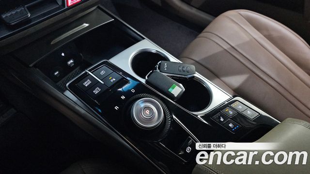 Kia K8 2.5 Gasoline 2WD Noblesse 2023 — фото 9
