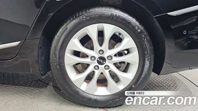 Kia K8 2.5 Gasoline 2WD Noblesse 2023 — фото 27