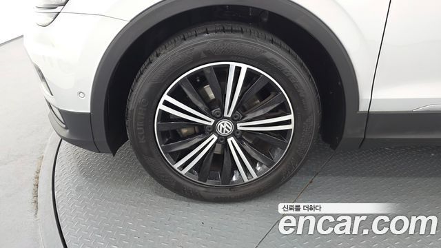 Volkswagen Tiguan (II) 2.0 TDI Prestige 2018 — фото 5