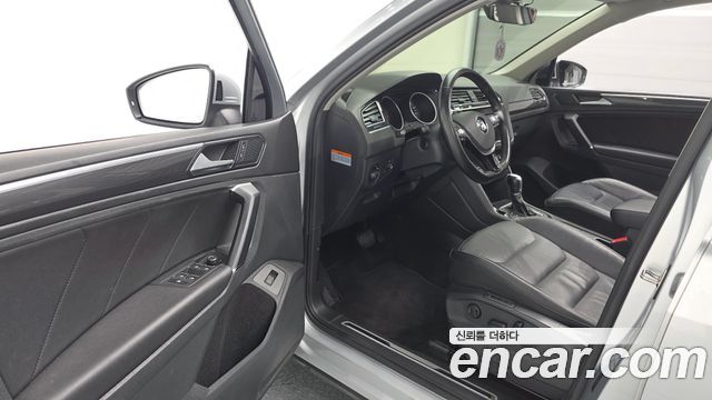 Volkswagen Tiguan (II) 2.0 TDI Prestige 2018 — фото 10