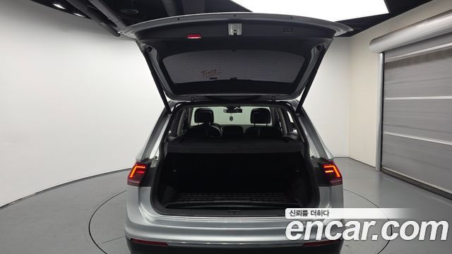 Volkswagen Tiguan (II) 2.0 TDI Prestige 2018 — фото 20