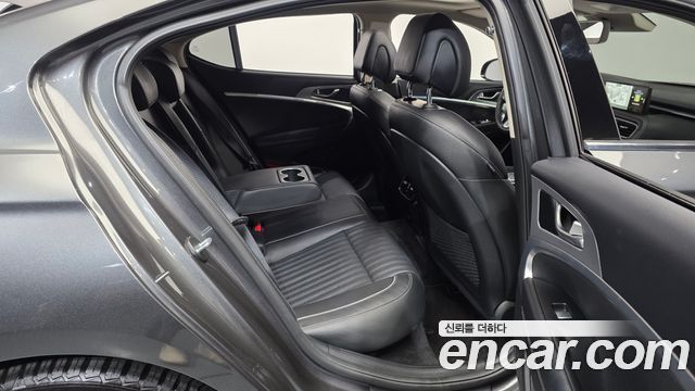 Genesis G70 Gasoline 2.0T 2WD 2021 — фото 12