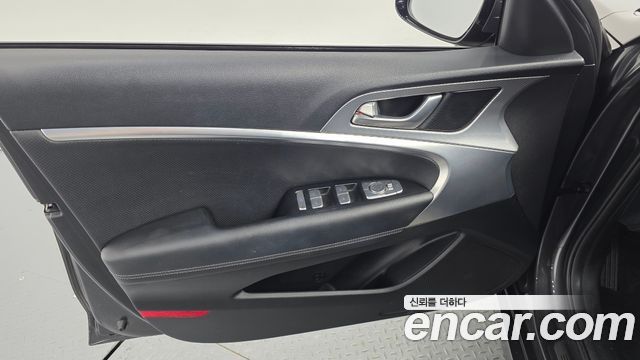Genesis G70 Gasoline 2.0T 2WD 2021 — фото 24