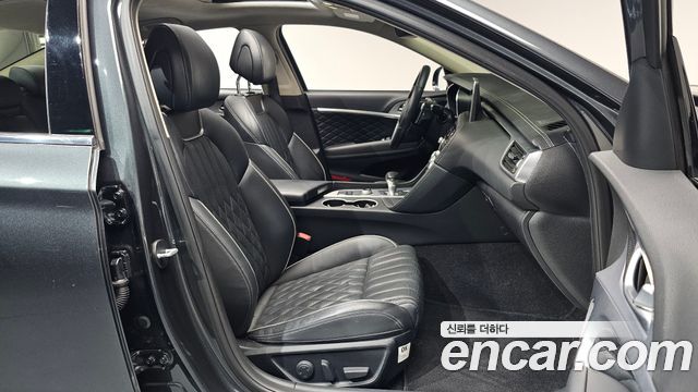 Genesis G70 2.0T Elite 2019 — фото 32